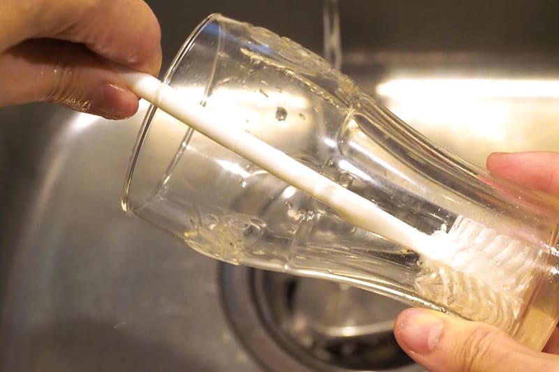 マグボトルや細いタンブラーなどの奥まで届く