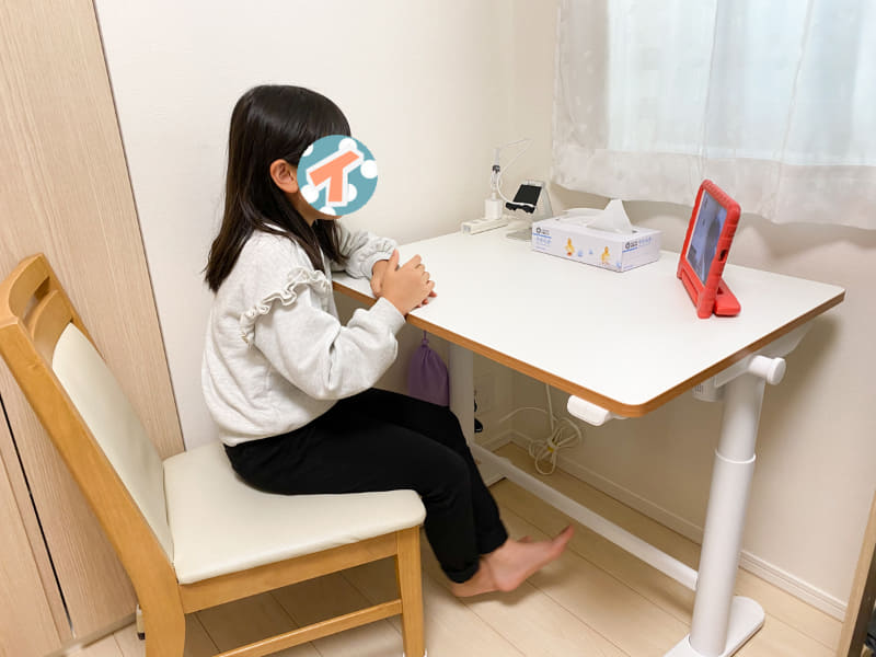 組立直後、嬉しくてばあちゃんにテレビ電話で報告する娘