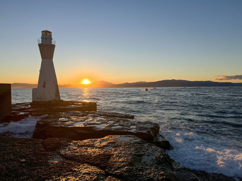 初日の出! 漁船のパレードは初日の出時刻の前後30分ほど行なわれました