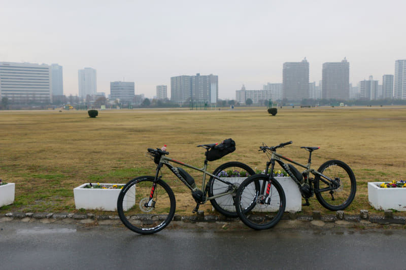 2021年12月下旬の週末ですが、雨上がりの早朝ということもあり誰もいません