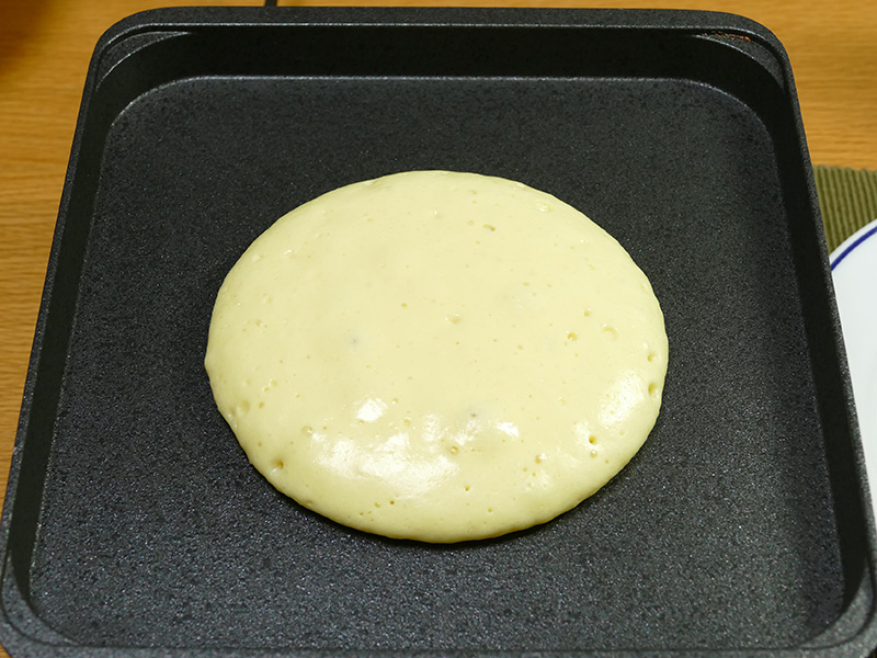 中央で12cmサイズのホットケーキを焼いてみる