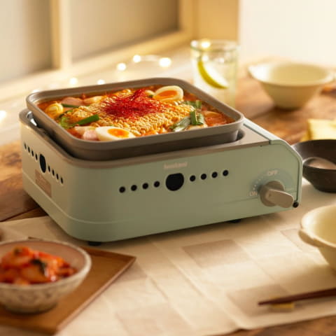 イワタニ、カセットガスで焼くシンプルなホットプレート「ミニマル