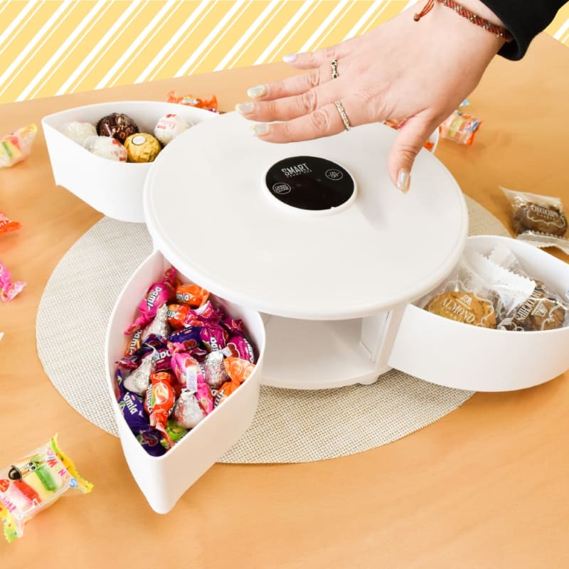 手をかざすと開いて、中のお菓子を取り出せる