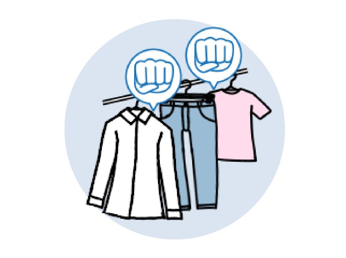 ハンガーとハンガーの間は少なくともこぶし1個分は離し、空気の通り道を増やす