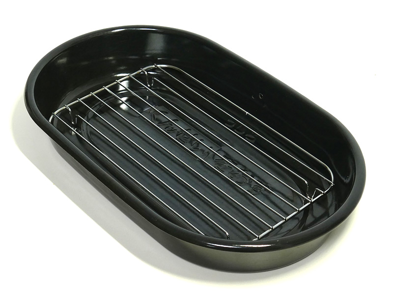 燻製用、くんせい容器とくんせい網。こちらも前後がある