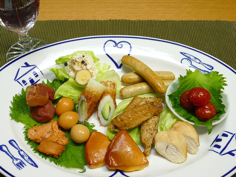 プレートに盛り付けると豪華! 冷めていても燻香がしっかり感じられ美味しい