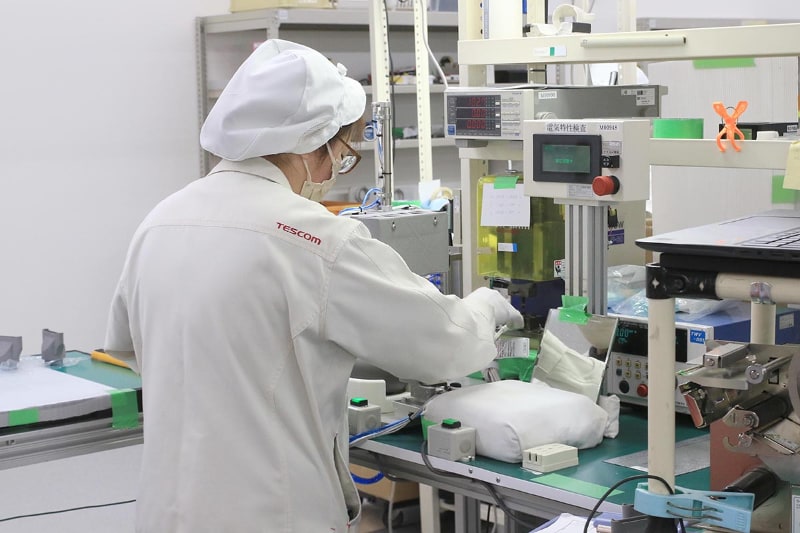 完成した製品には、全品電気的、物理的な全量検査を行なう