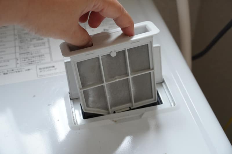 補助フィルター。けっこうホコリが溜まるので、2回に一度はチェックして掃除しています