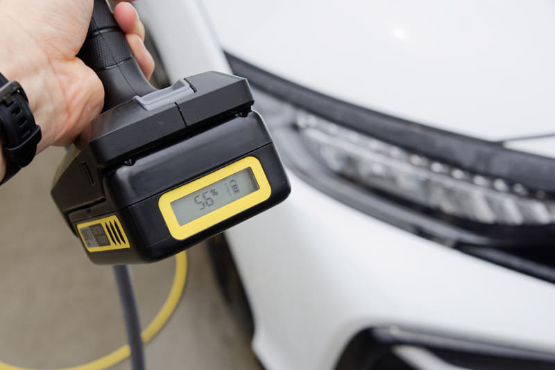 全体の大まかなホコリ、汚れを取り除いたところで残量は56%。洗剤で手洗い後、最後に洗い流すところで残り半分を使い切るので、ちょうどぴったりだ