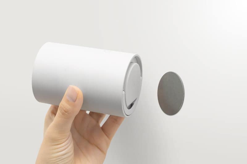 マグネット取付用のプレートも付属