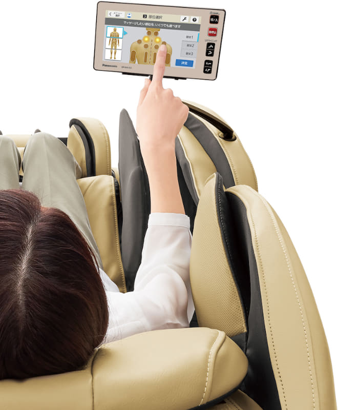 大画面のタッチパネルを搭載