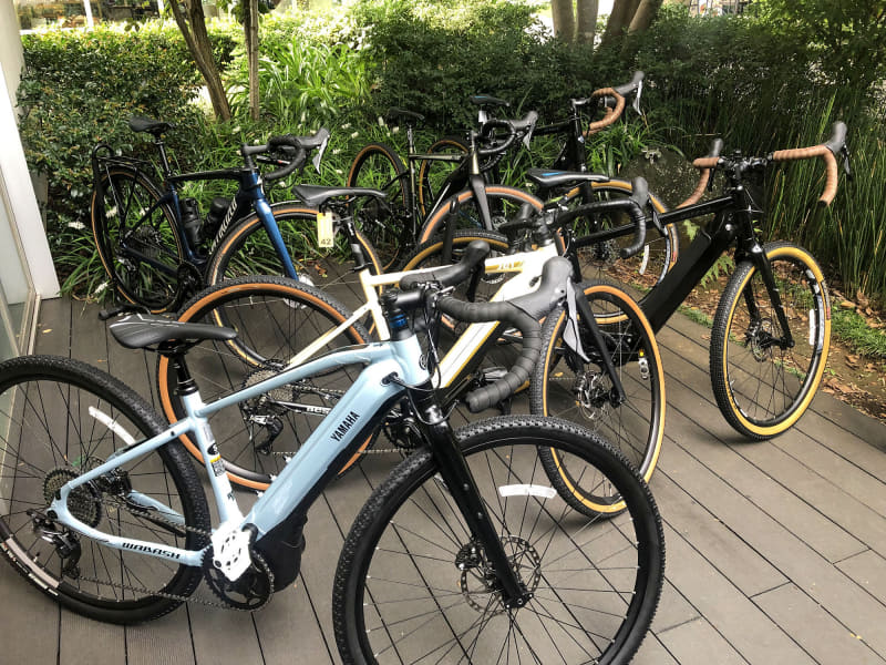グラベルロードはBESV「JG1」、ミヤタ「ROADREX i 6180」、スペシャライズド「TURBO CREO SL COMP CARBON EVO」、ヤマハ「Wabash RT」の4車種