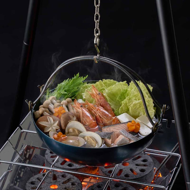 キャンプで本格的な鍋が楽しめる