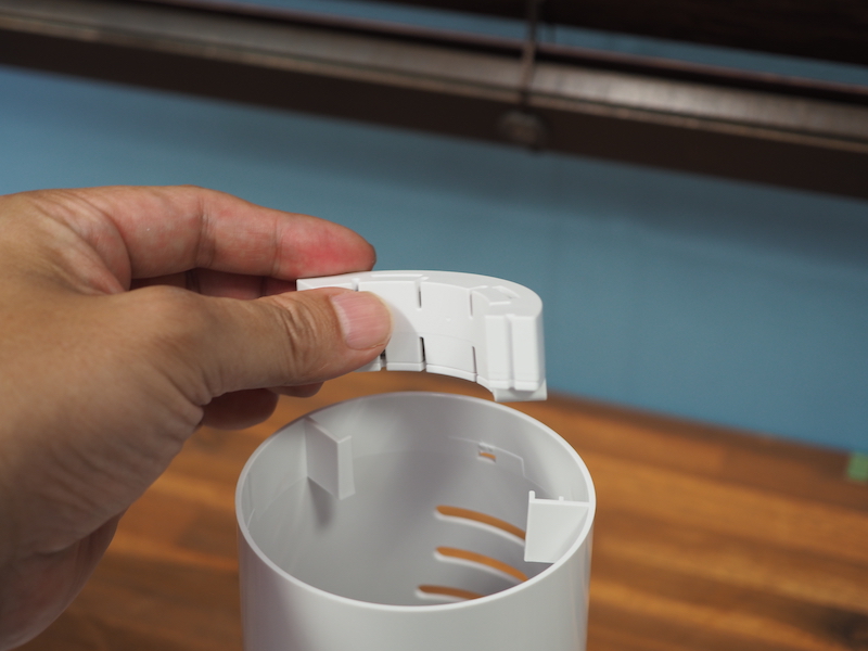 インナーカバーの先端にある抗菌プレートカートリッジ。水との触媒反応で抗菌効果を期待できるという