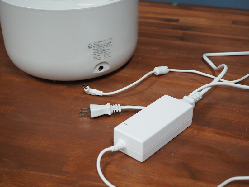 ACアダプターとAC電源コードが、大きい点が気になる