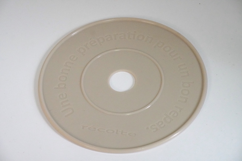 ボウルの下に敷いて振動による横滑りを防ぐ「すべり止めマット」