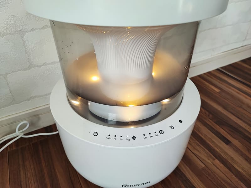 雲海のような霧がタンクの中にもわーっと発生してきます