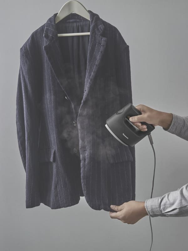 脱臭や除菌など清潔性にも関心が高まっているなかで、手軽に衣類ケアできるスチーマーがおすすめという