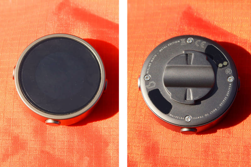 Beeline Moto本体の表と裏。表側はディスプレイで、ノングレア加工がされていますので屋外でも写り込みが少なく見やすいです。裏側はマウントやUSB充電器に固定できる形状になっています