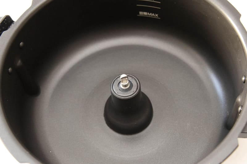 お湯につけておけば焦げもきれいにとれます