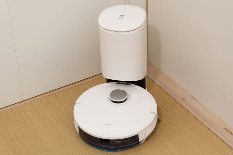 充電ステーションはコンパクトで、広くない部屋でも邪魔になりにくい