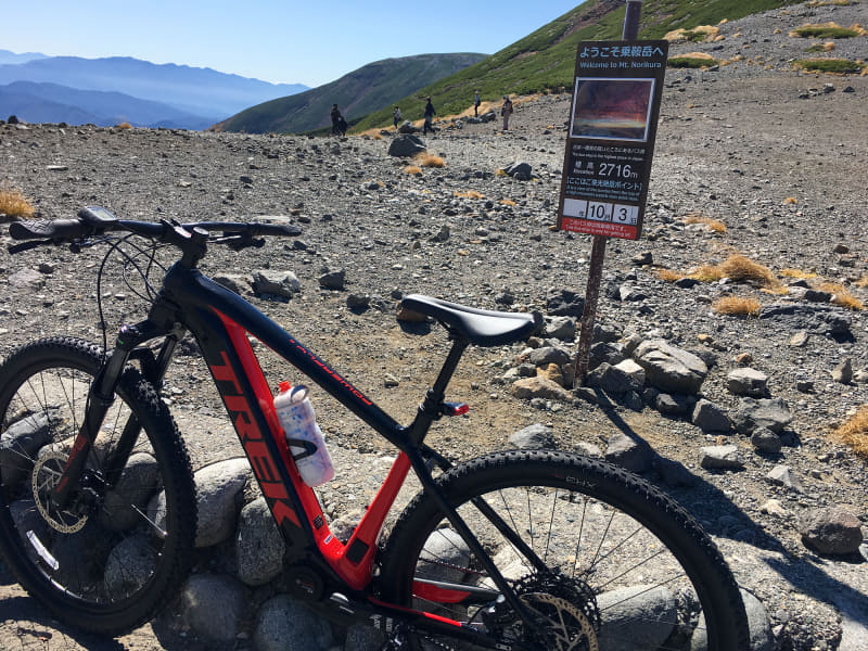 岐阜と長野の県境、自転車で上れる日本一高いポイント(写真はその後の遠征時のもの)