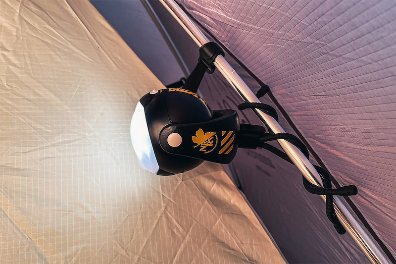 テント内にも取り付けられる