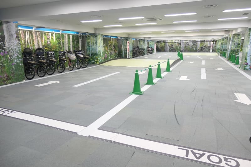 ヨドバシカメラ新宿西口本店スマートフォン館の電動アシスト自転車試乗スペース