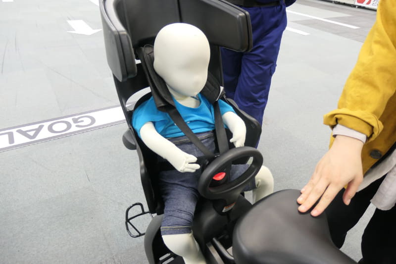 子供の年齢(身長)でチャイルドシートの位置が変わります