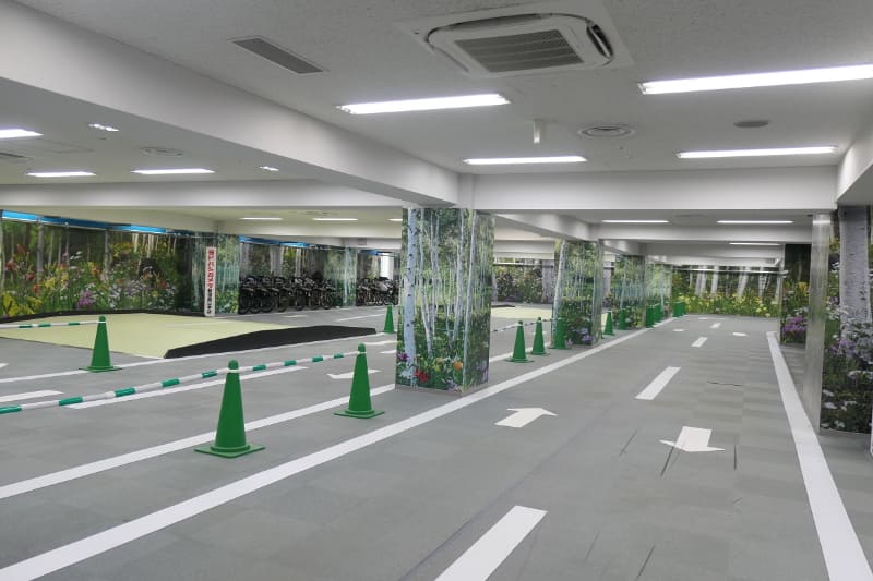 さまざまなタイプの自転車を試せます。子乗せは前乗せ・後ろ乗せどちらも用意