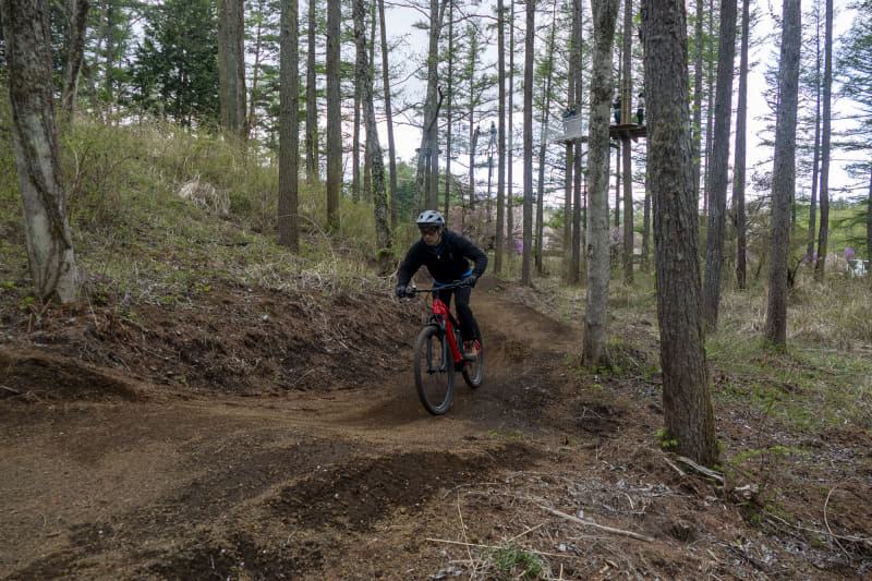 外周コースは適度に縦の動きも味わえて、MTBならではの3Dな走りを満喫できました