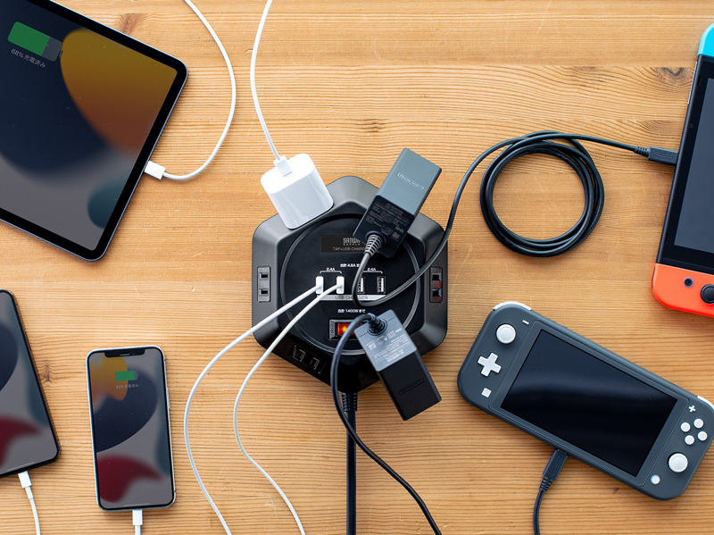 USBポート付きでスマホやゲーム機器の充電も可能