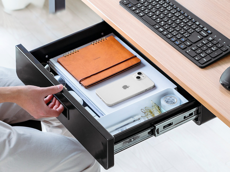 デスク下に取り付ける収納ボックス