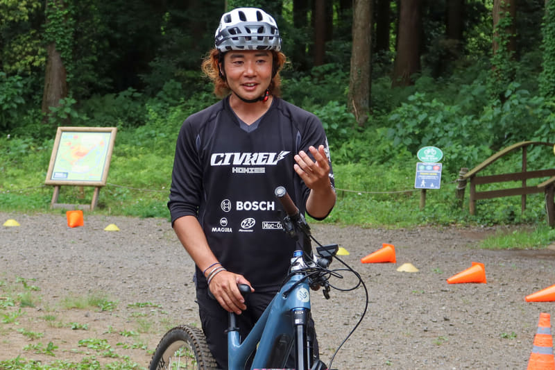 プロMTBライダーの阿藤寛氏。ボッシュのe-bikeシステムアンバサダーとして、当日のABSなどのデモンストレーションを行なってくれました