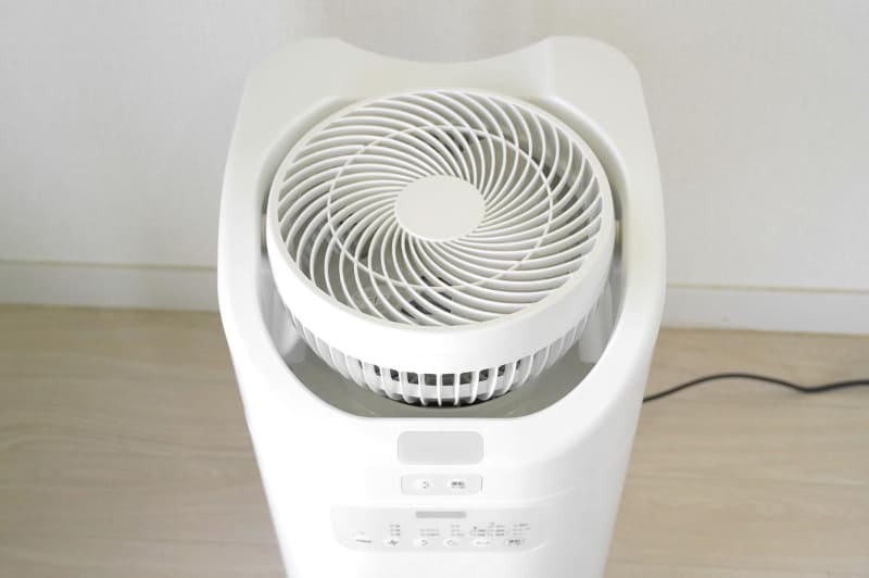 上から見るとサーキュレーターの大きな羽根が見えます