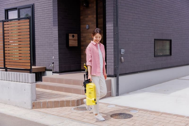 ハンドル付き。本体の重さは3.66kg