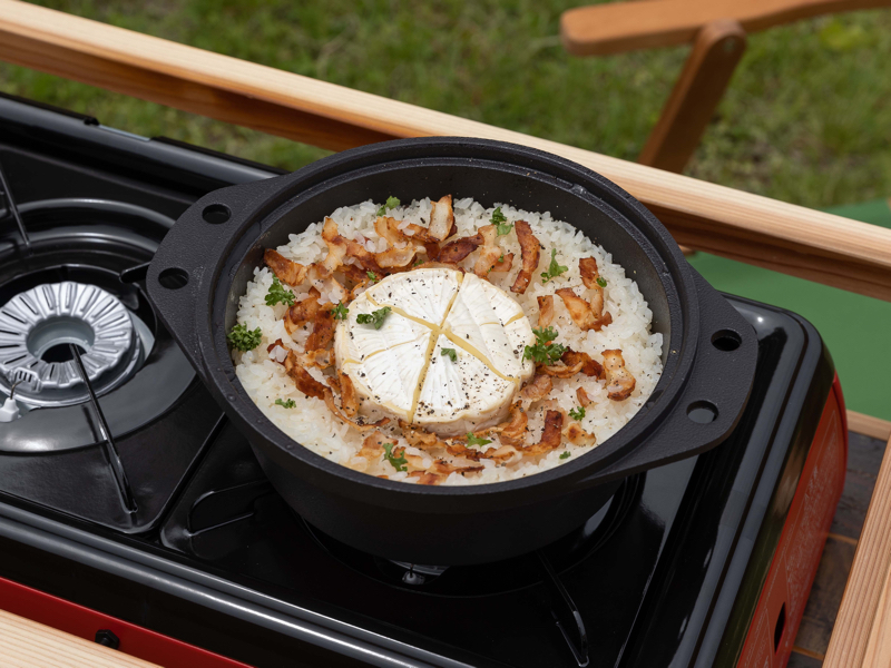 キャンプで活躍するダッチオーブン