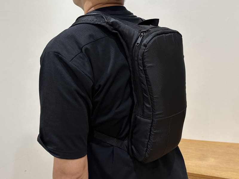 サンコーの「ガツンと冷える 水冷クールベスト」を装着