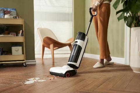 Roborockから水拭きスティック掃除機「Dyad Pro」3つのブラシで