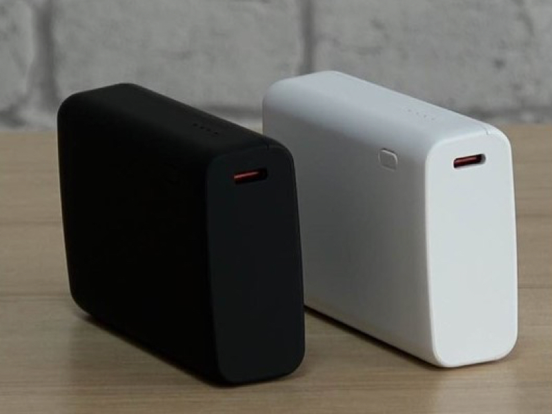 「業界最小級モバイルバッテリー」