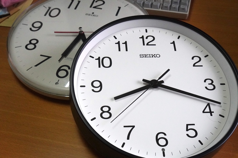 新旧の違い。数字のサイズと枠の有無で、前の方が見やすかった