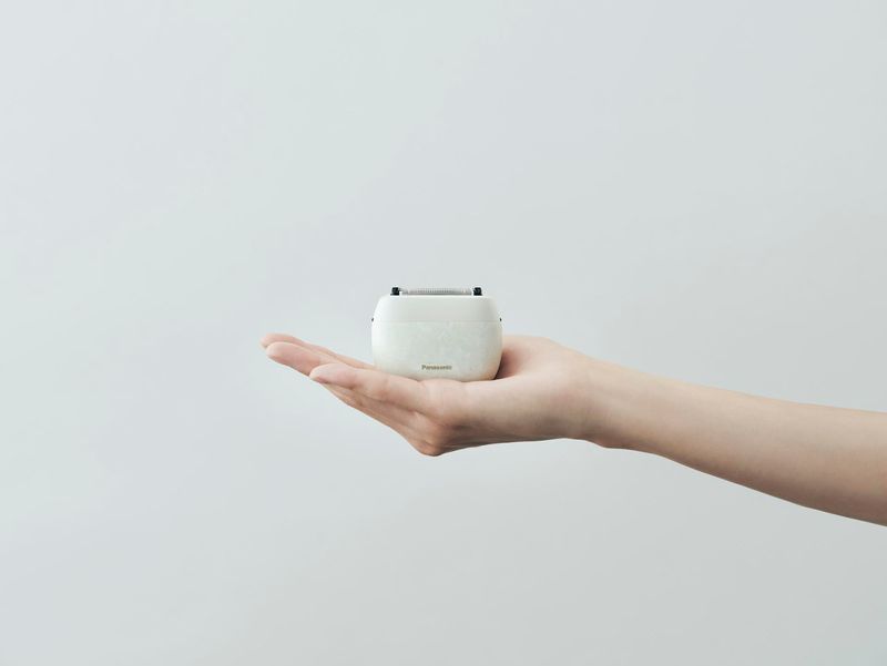 手のひらに収まるコンパクトサイズ