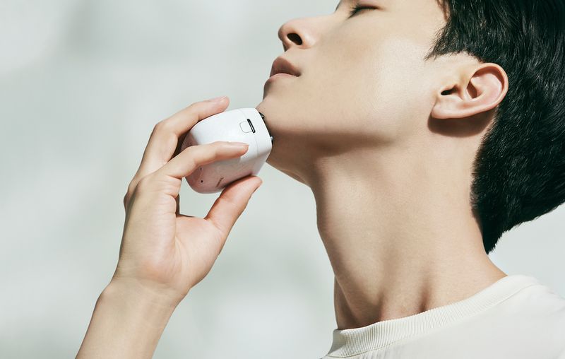 手首と指先で細かく製品を操れる