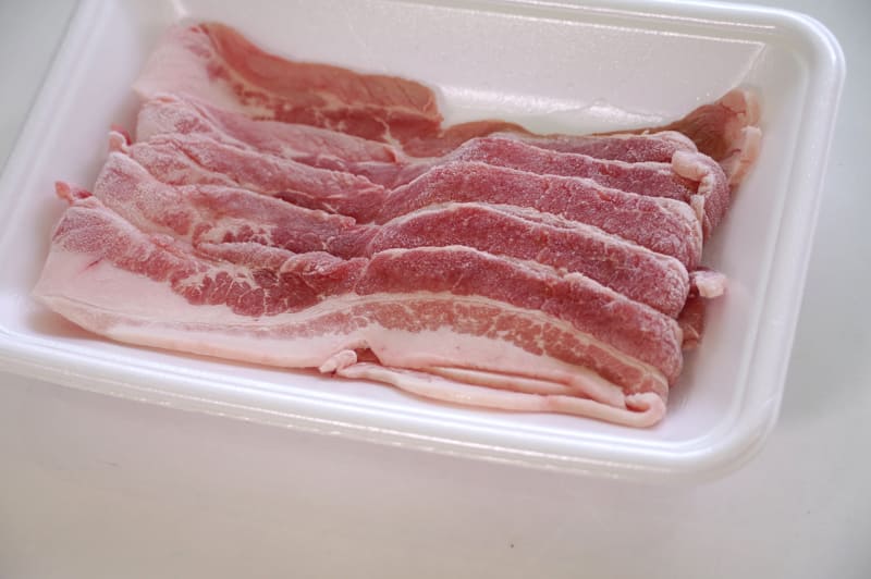 アクアの冷蔵庫で冷凍した肉はまだ赤く、鮮度が保たれています