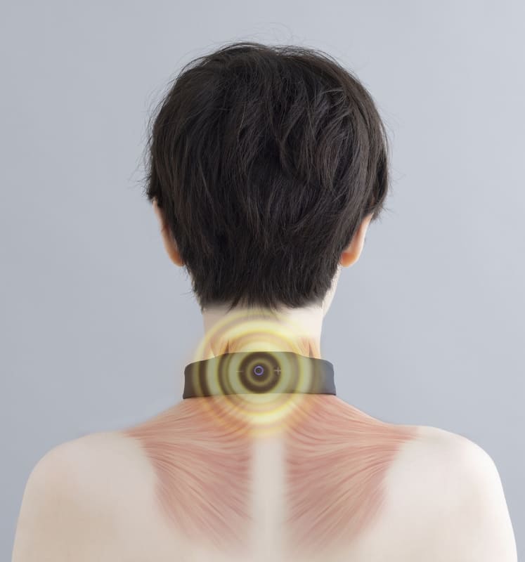 首から肩にかけての僧帽筋にアプローチ