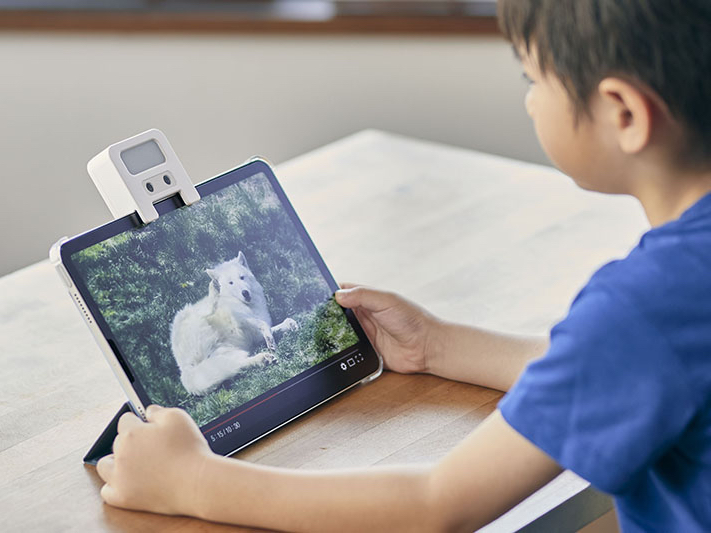 厚さ約6〜15mmのゲーム機やタブレットなどに対応