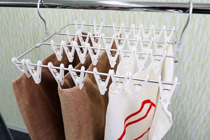 32ピンチはバスタオルなどのじゃばら干しにも便利
