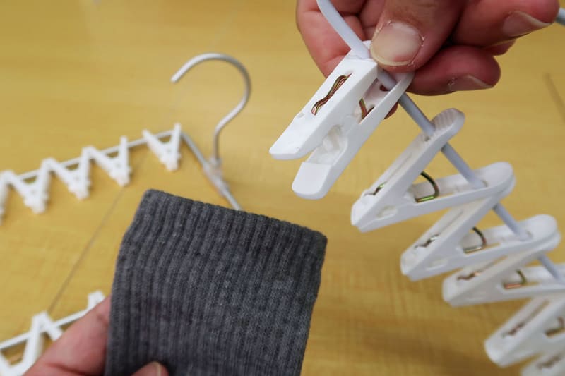 ピンチ内側のはさむ面がフラットな形状のため、洗濯物に跡がつきにくい