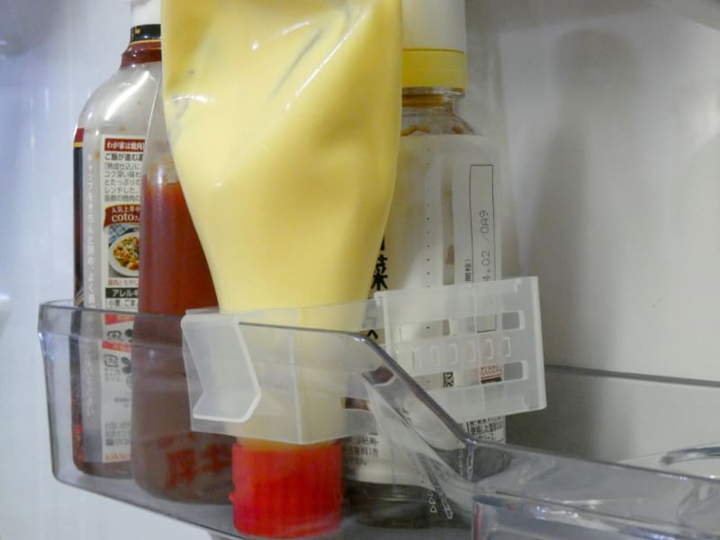 調味料容器の大きさや数に合わせて長さを調節できる