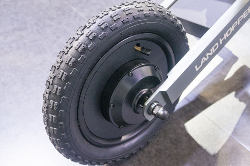 後輪にモーターを内蔵